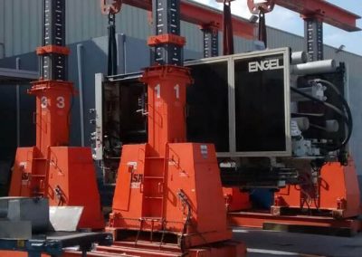 440 tons Gantry J&R - Loading of plastic injector in automotive plant