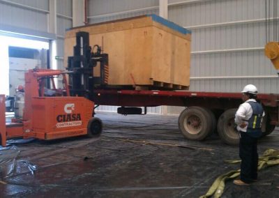 Versa-lift 40/60 - Unloading maneuver of slitter in Metal Mechanics plant