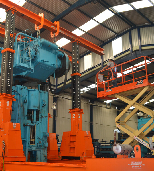 Erection and assembly of presses and plastic injectors   